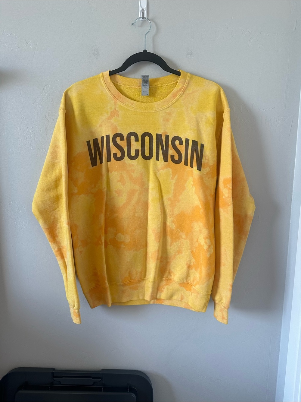 Gildan Yellow & Orange Tie-Dye Wisconsin Crewneck Sweatshirt